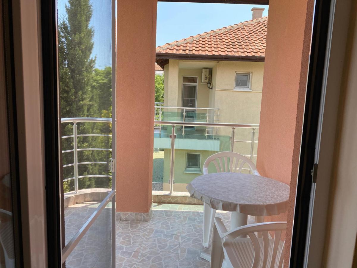 Sunny Guest House Ravda Extérieur photo